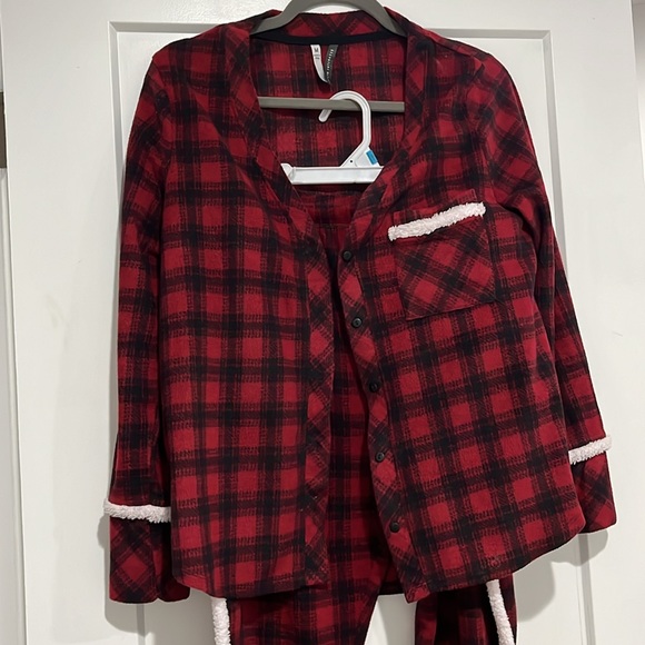 Cozy pajamas - Picture 2 of 9